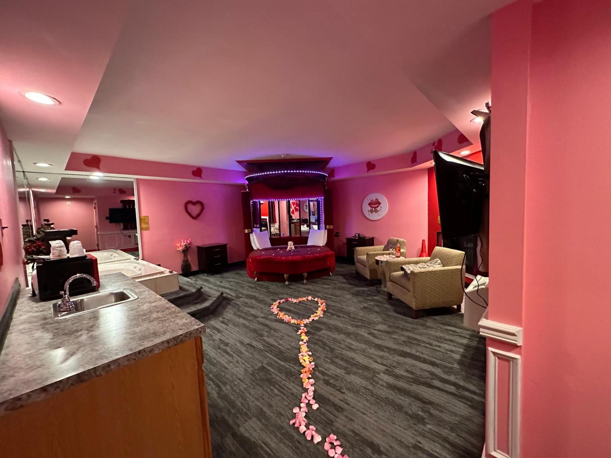 Inn Of The Dove - Romantic Luxury Suites With Jacuzzi & Fireplace At Harrisburg-Hershey-Philadelphia, Pa Extérieur photo