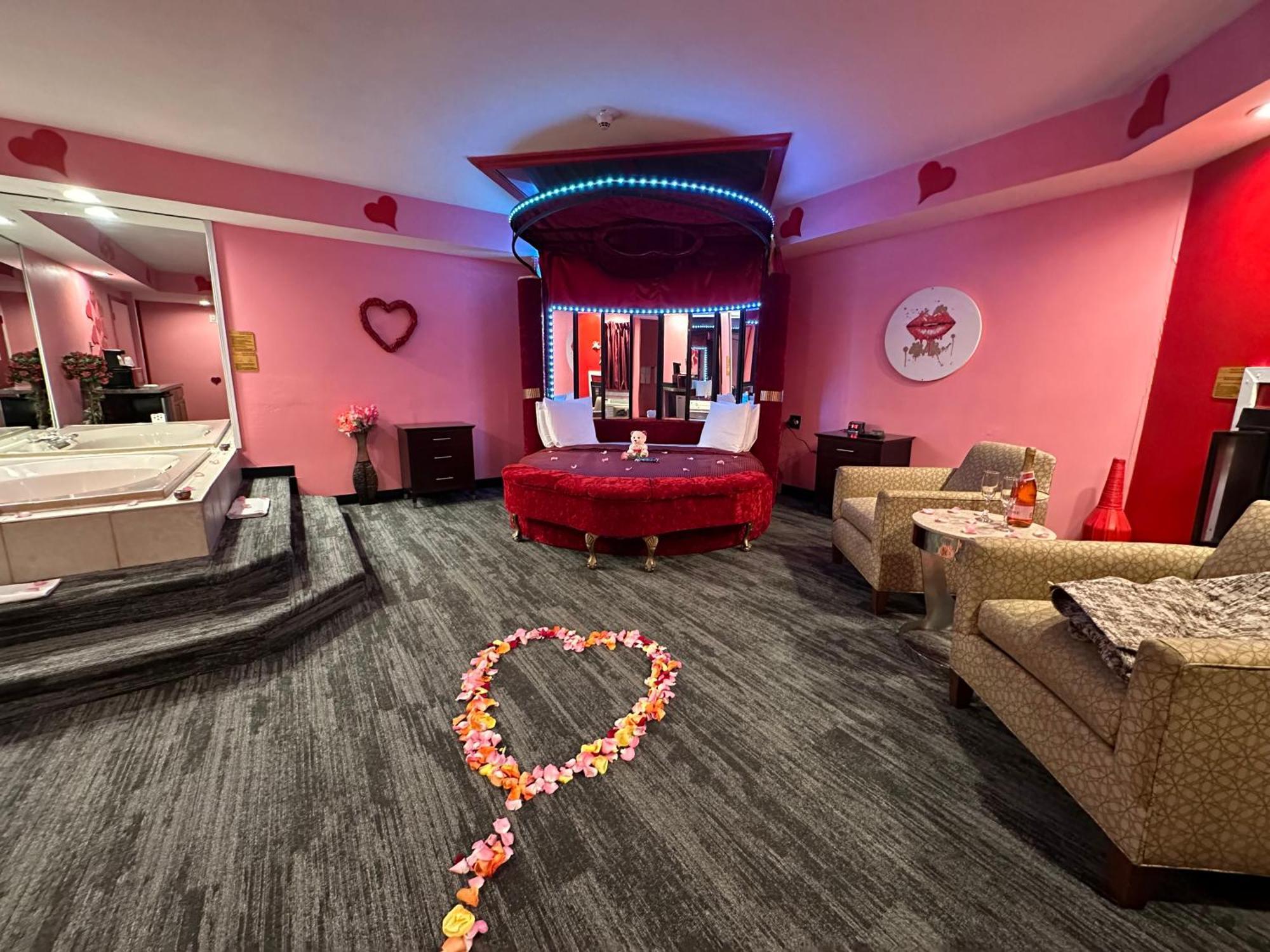 Inn Of The Dove - Romantic Luxury Suites With Jacuzzi & Fireplace At Harrisburg-Hershey-Philadelphia, Pa Extérieur photo