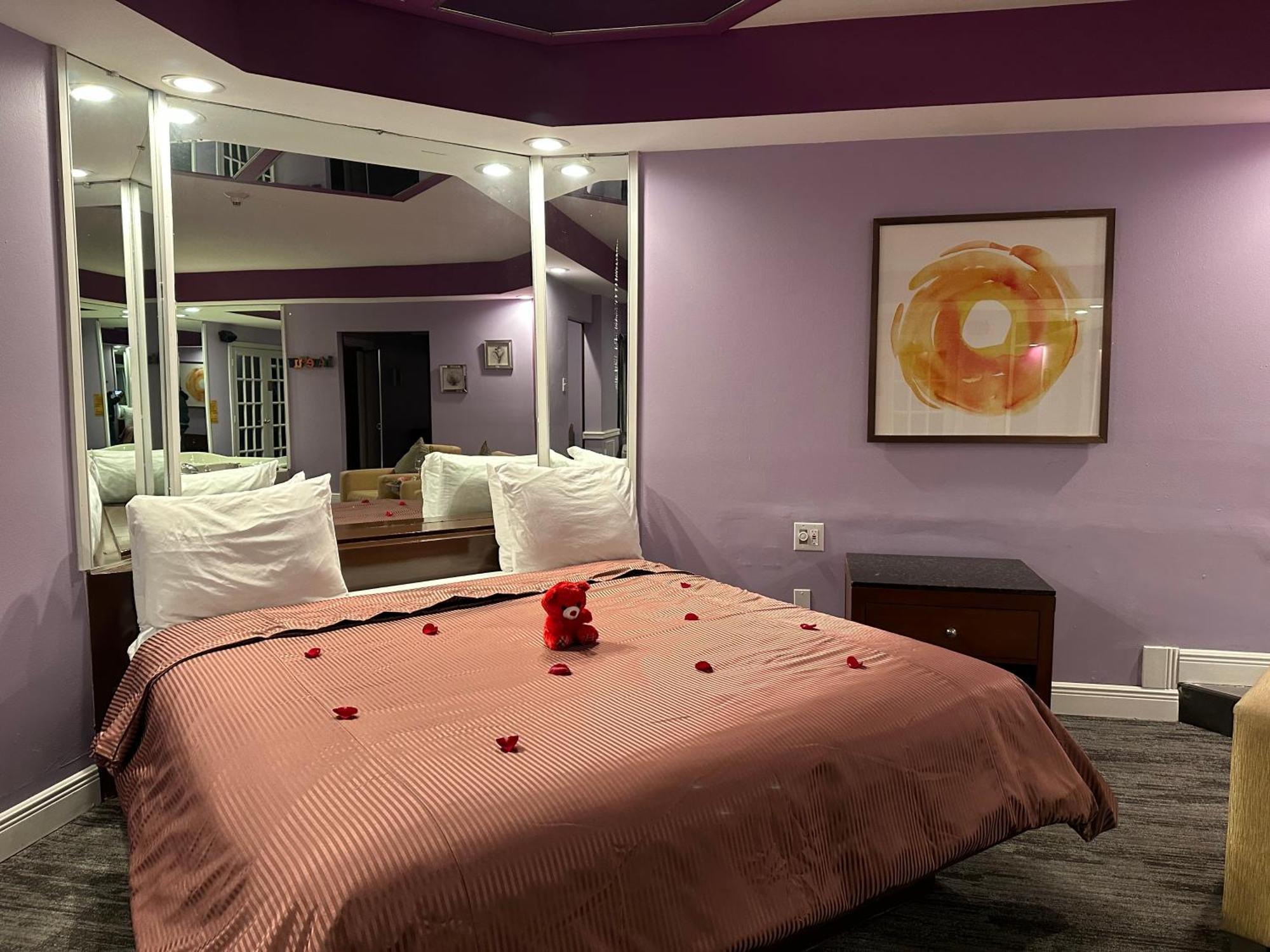 Inn Of The Dove - Romantic Luxury Suites With Jacuzzi & Fireplace At Harrisburg-Hershey-Philadelphia, Pa Extérieur photo
